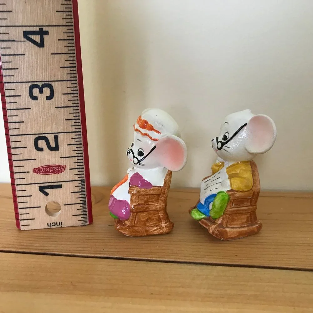 Grandma & Grandpa Mice Rocking Chair Mouse Porcelain Figurines Vintage Korea - Picture 2 of 6